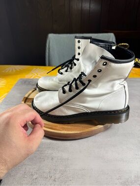 Dr Martens Combat Boots  women’s Sz 6 US White Side zip